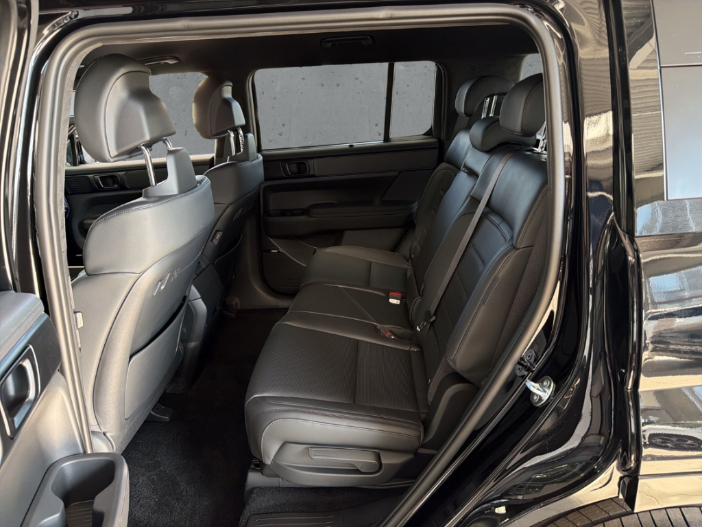 Fahrzeugabbildung Hyundai SANTA FE MY26 PHEV 1.6 4WD BLACKLINE HUD Navi Leder digitales Cockpit