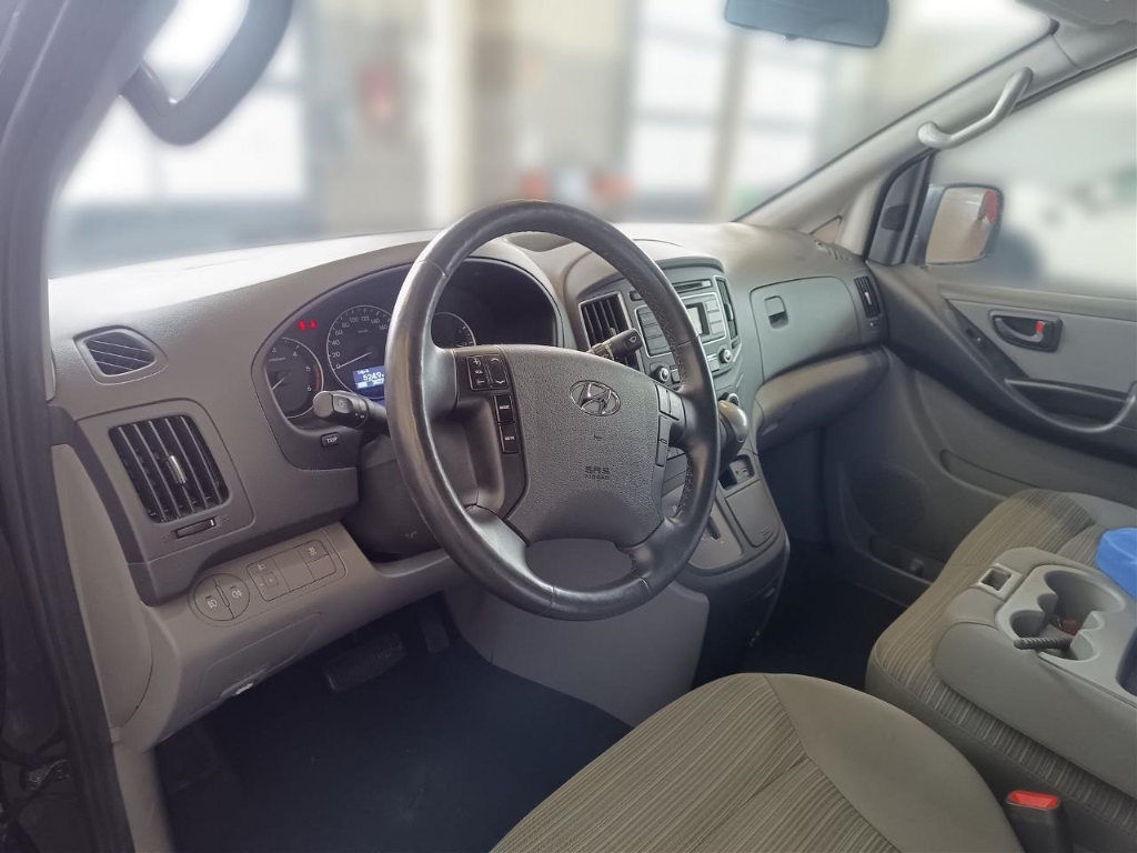 Fahrzeugabbildung Hyundai H-1 Cargo FL 2,5 CRDi AT PROFI Flügeltür Komfort-P AHK 3-Sitzer