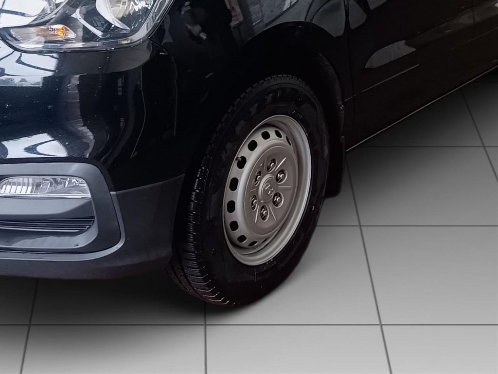 Fahrzeugabbildung Hyundai H-1 Cargo FL 2,5 CRDi AT PROFI Flügeltür Komfort-P AHK 3-Sitzer