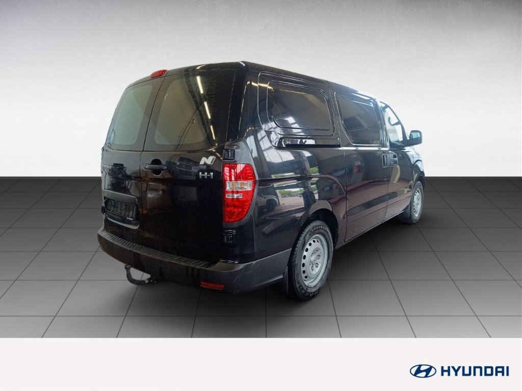 Fahrzeugabbildung Hyundai H-1 Cargo FL 2,5 CRDi AT PROFI Flügeltür Komfort-P AHK 3-Sitzer