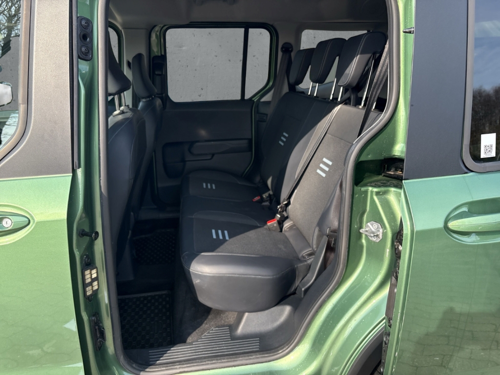 Fahrzeugabbildung Ford Tourneo Courier Active DCT Navi ACC BLIS Winter SHZ Temp Alu