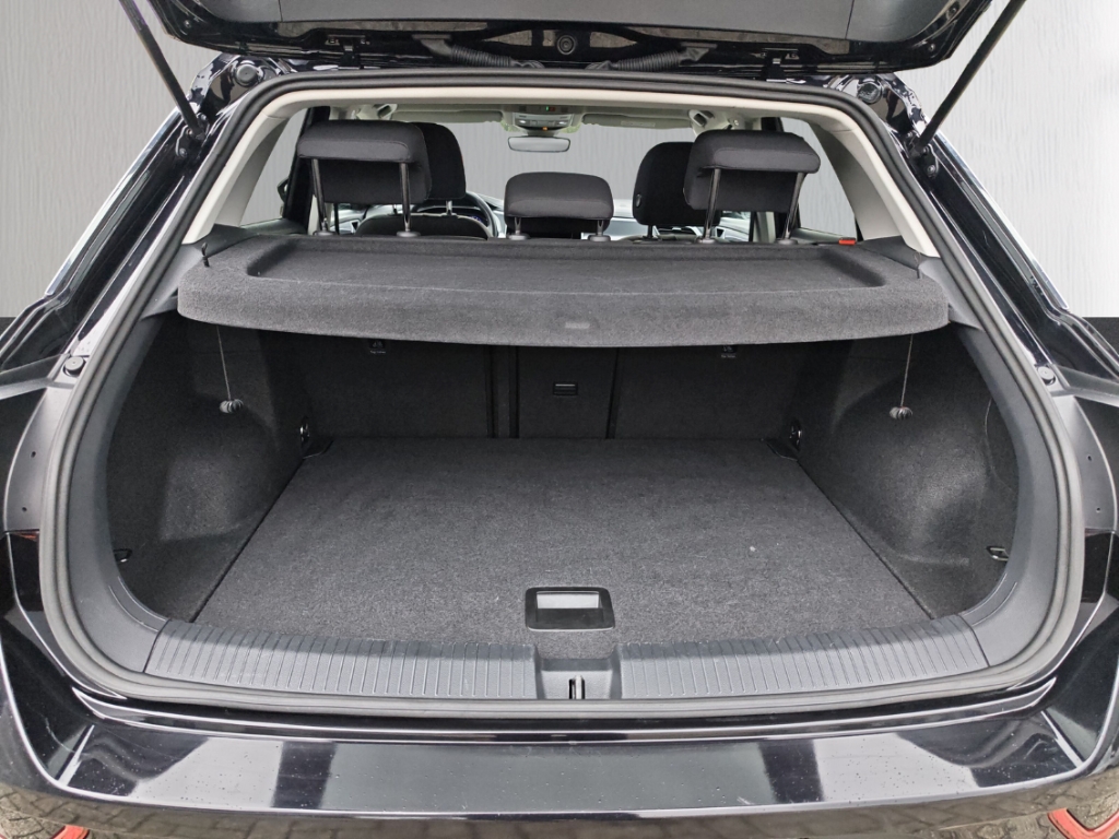 Fahrzeugabbildung Volkswagen T-Roc 1.5 TSI DSG Style ACC LED+ Navi Kam Klima