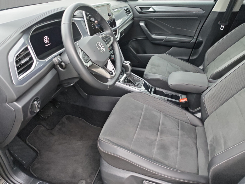 Fahrzeugabbildung Volkswagen T-Roc 1.5 TSI DSG Style ACC LED+ Navi Kam Klima