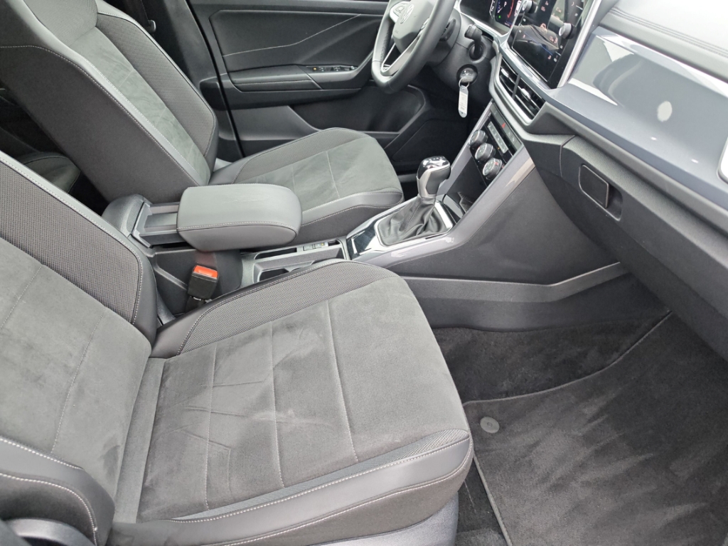 Fahrzeugabbildung Volkswagen T-Roc 1.5 TSI DSG Style ACC LED+ Navi Kam Klima