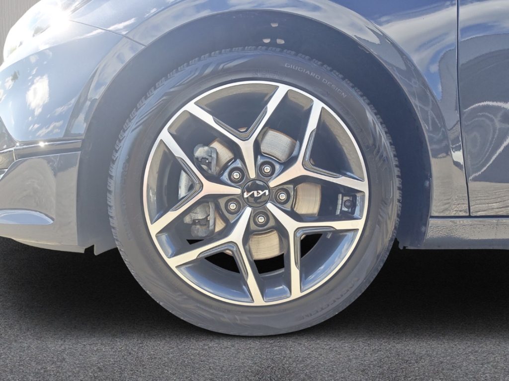 Fahrzeugabbildung Kia Cee'd 1.5 T-GDI Ultimate Edition GRA GJR SHZ RFK