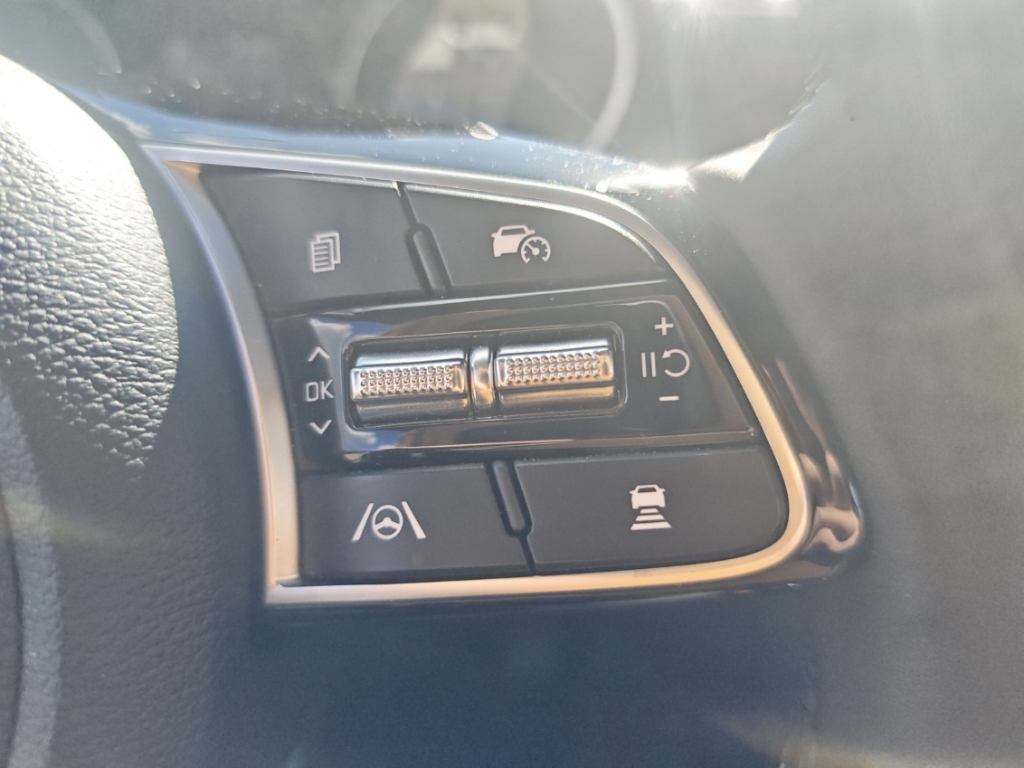 Fahrzeugabbildung Kia Cee'd 1.5 T-GDI Ultimate Edition GRA GJR SHZ RFK
