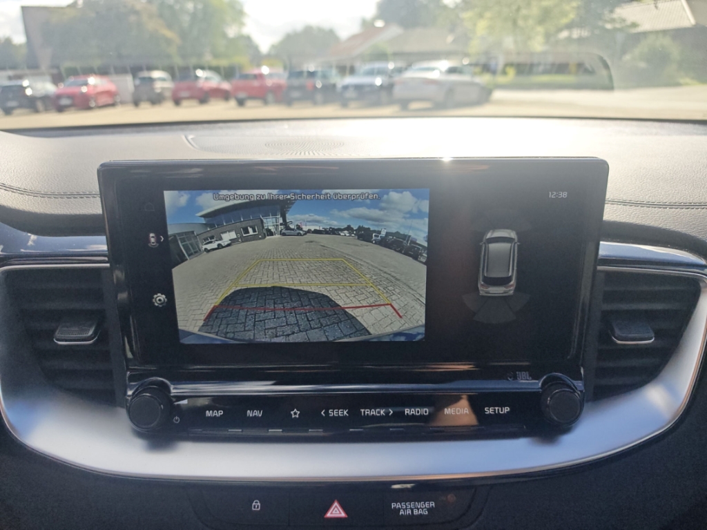 Fahrzeugabbildung Kia Cee'd 1.5 T-GDI Ultimate Edition GRA GJR SHZ RFK