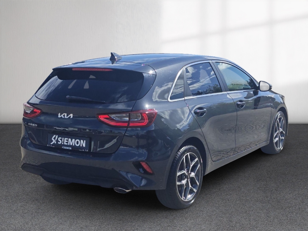 Fahrzeugabbildung Kia Cee'd 1.5 T-GDI Ultimate Edition GRA GJR SHZ RFK