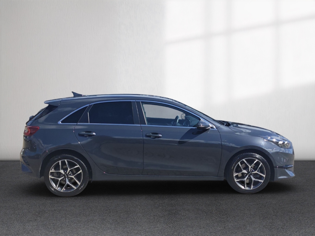 Fahrzeugabbildung Kia Cee'd 1.5 T-GDI Ultimate Edition GRA GJR SHZ RFK