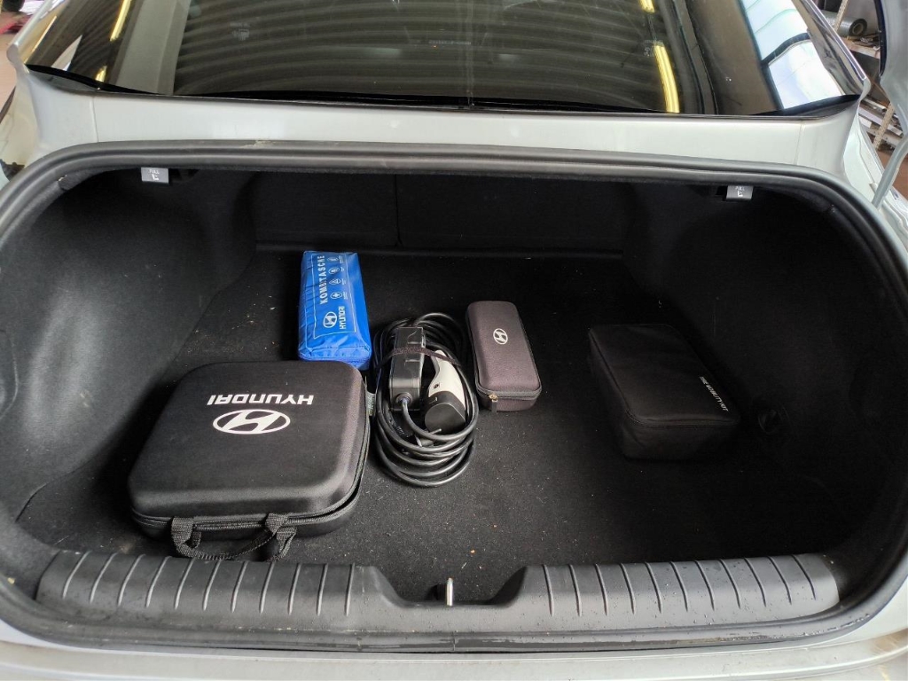 Fahrzeugabbildung Hyundai IONIQ 6 77,4kWh 4WD UNIQ HUD Navi Digitales Cockpit Memory Sitze Soundsystem Bose