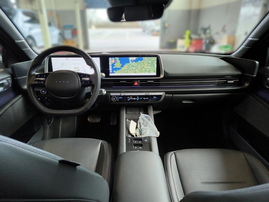 Fahrzeugabbildung Hyundai IONIQ 6 77,4kWh 4WD UNIQ HUD Navi Digitales Cockpit Memory Sitze Soundsystem Bose