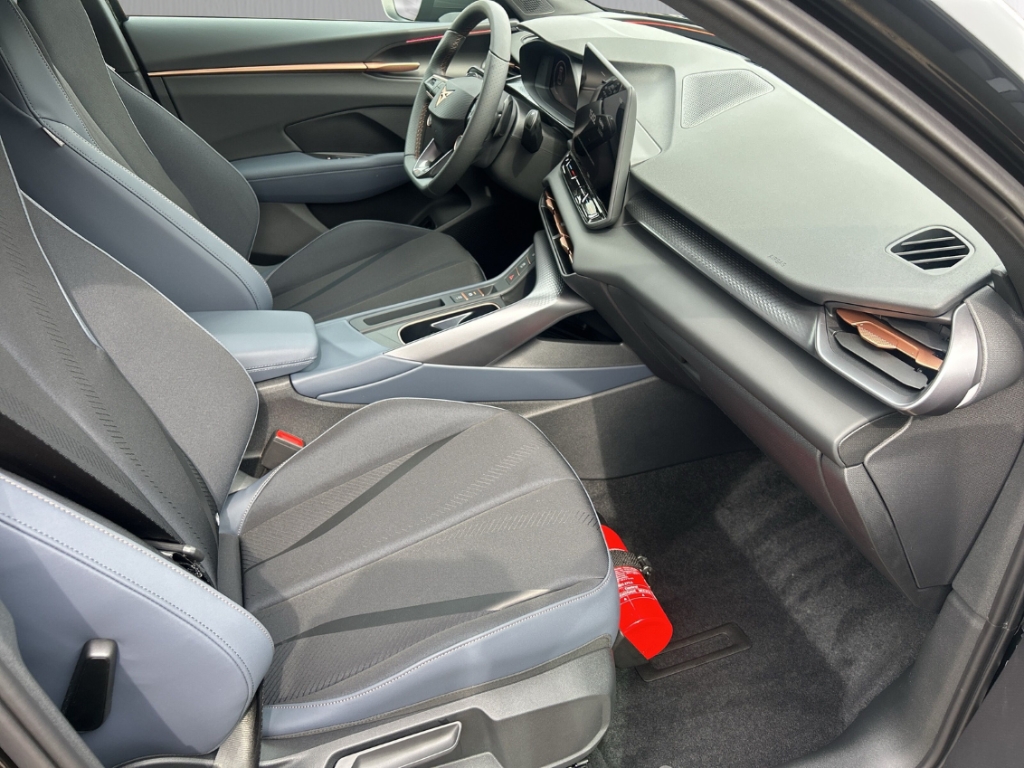 Fahrzeugabbildung CUPRA Terramar eTSI 1.5 TSI DSG AHK Winter eHK ACC SHZ