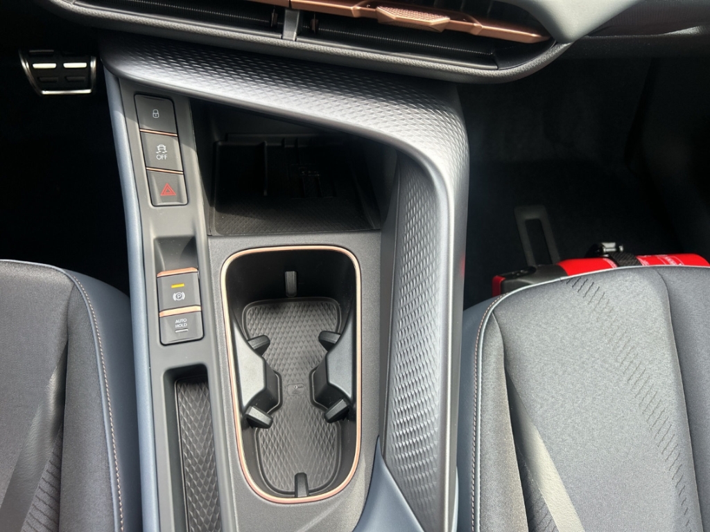 Fahrzeugabbildung CUPRA Terramar eTSI 1.5 TSI DSG AHK Winter eHK ACC SHZ
