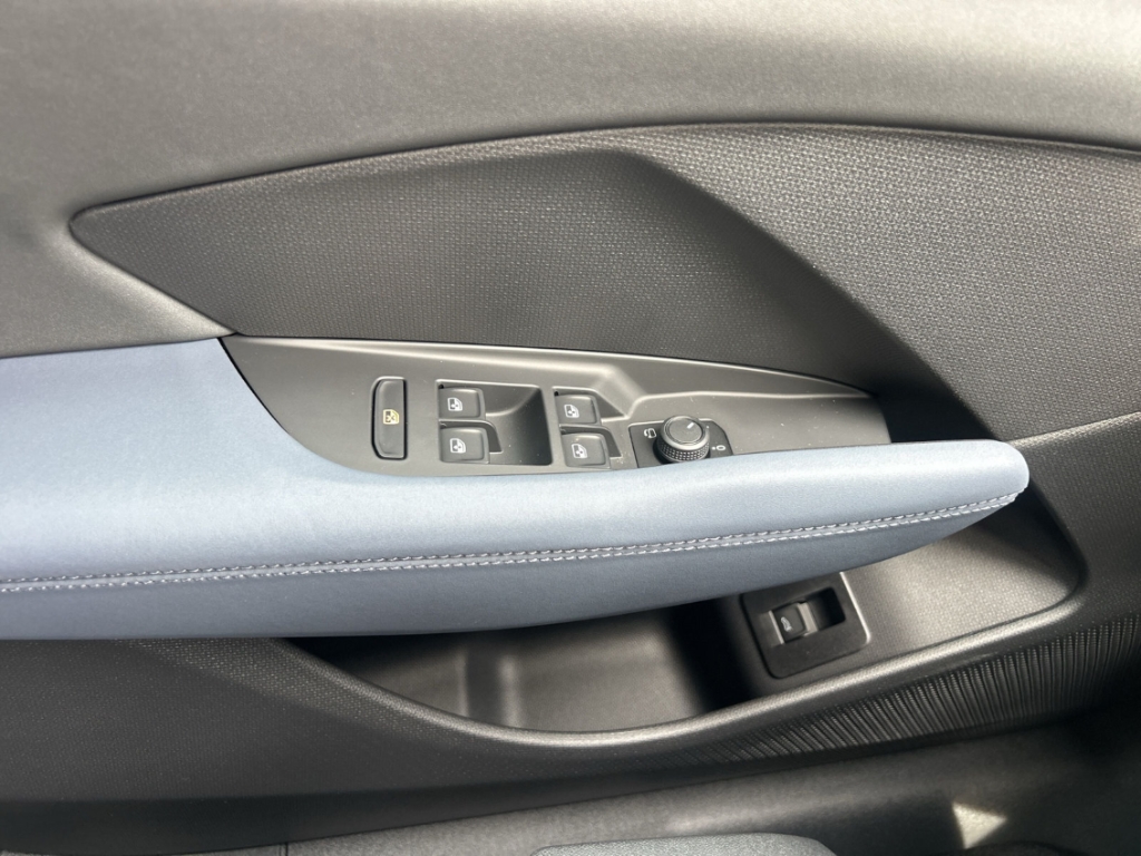 Fahrzeugabbildung CUPRA Terramar eTSI 1.5 TSI DSG AHK Winter eHK ACC SHZ