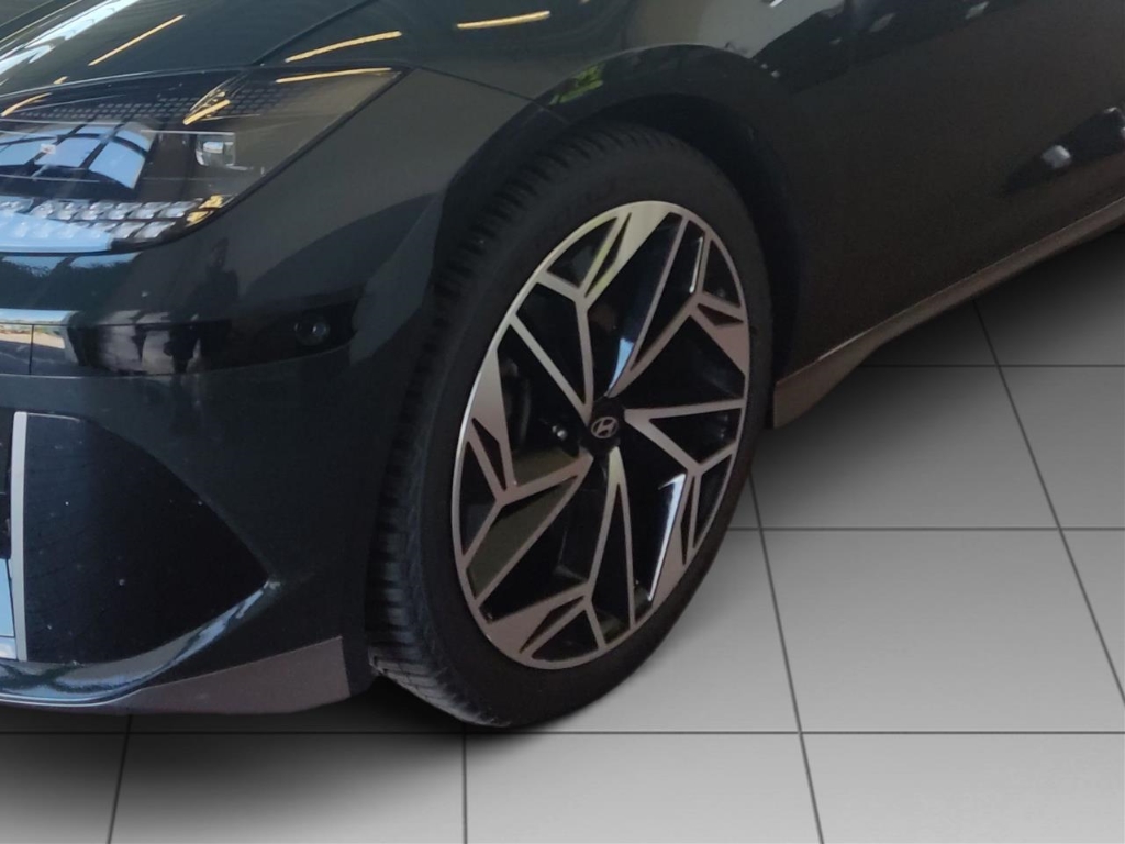Fahrzeugabbildung Hyundai IONIQ 6 77,4kWh 2WD UNIQ 20LM HUD Navi Digitales Cockpit Memory Sitze Soundsystem