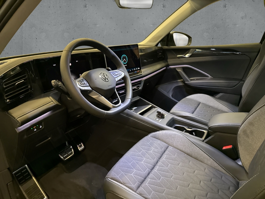 Fahrzeugabbildung Volkswagen Tiguan 1.5 eTSI DSG Energy AHK Navi ACC AreaView