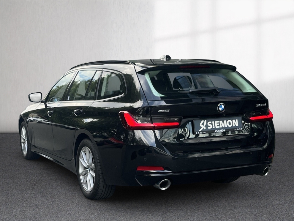 Fahrzeugabbildung BMW 320 d xDrive Touring ACC PDC HeadUp R-Kam Navi
