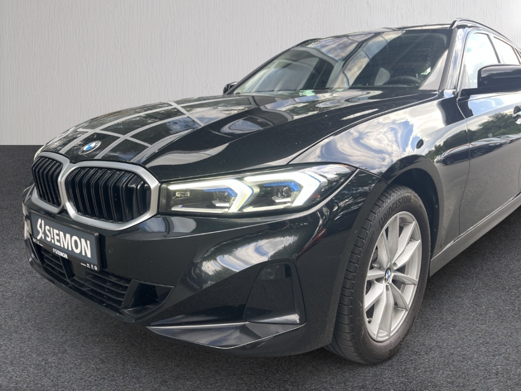 Fahrzeugabbildung BMW 320 d xDrive Touring ACC PDC HeadUp R-Kam Navi