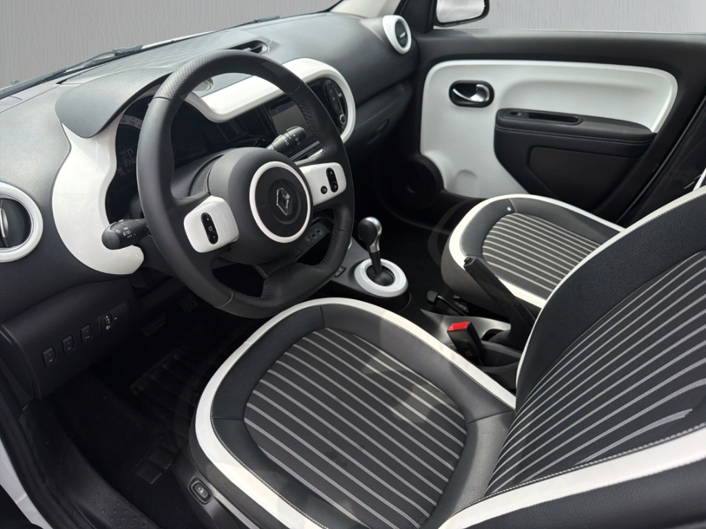 Fahrzeugabbildung Renault Twingo Electric Kamera PDC hinten Klima
