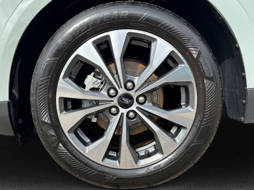 Fahrzeugabbildung Ford Tourneo Courier Titanium AHK AAC LM17 Winterpak. LED TFL