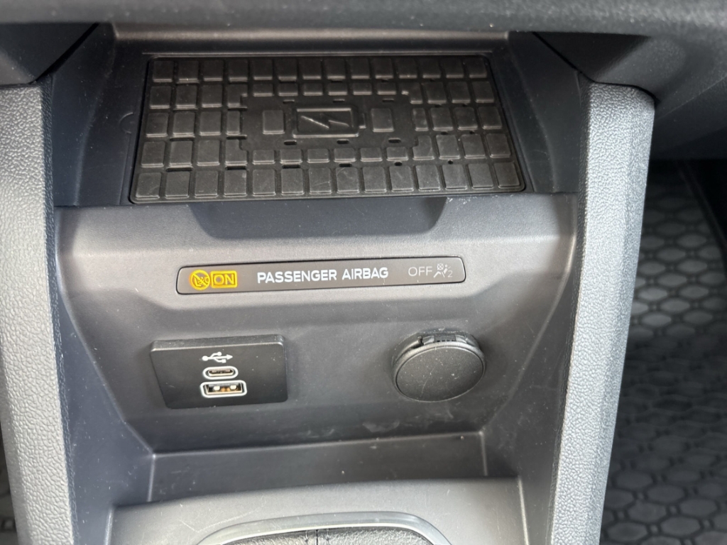 Fahrzeugabbildung Ford Tourneo Courier Titanium AHK AAC LM17 Winterpak. LED TFL