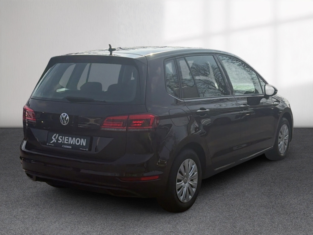 Fahrzeugabbildung Volkswagen Golf Sportsvan 1.0 TSI AHK ComposMedia SHZ PDC
