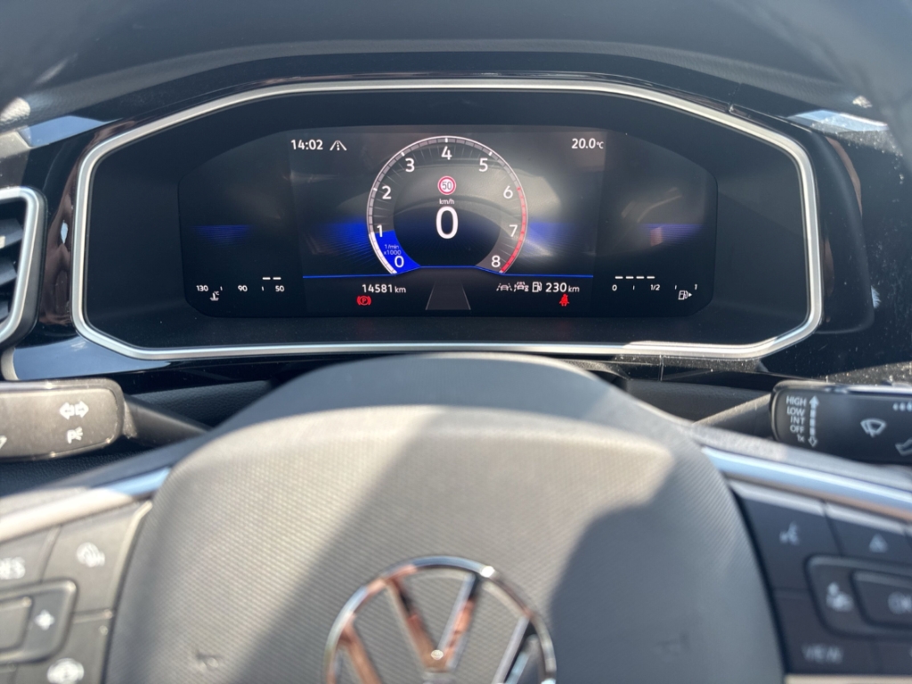 Fahrzeugabbildung Volkswagen T-Roc R-Line 1.0 l TSI ACC PDCv+h SHZ LED Color BT