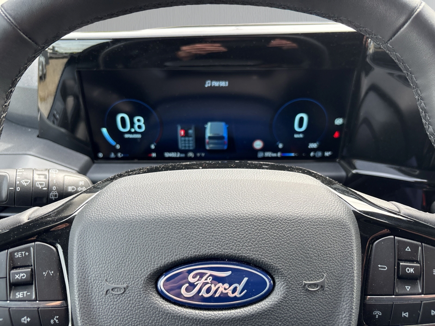 Fahrzeugabbildung Ford Tourneo Custom 320 Titanium 2.0EB L1 SHZ RFK NAV