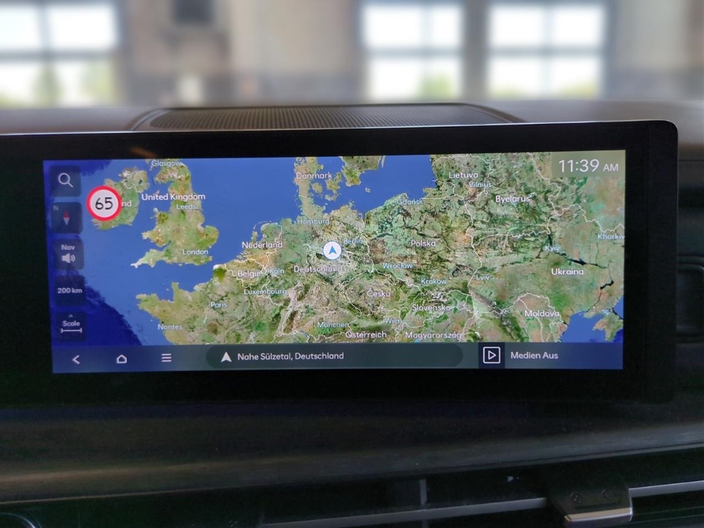 Fahrzeugabbildung Hyundai SANTA FE HEV MY25 1.6 AT 4WD Signature Komf Tech 5-Sitz Navi Leder Digitales Cockpit