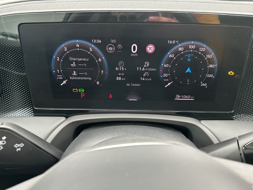 Fahrzeugabbildung Volkswagen Passat Variant 1.5 eTSI DSG Bus IQ.Drive AHK SHZ LED