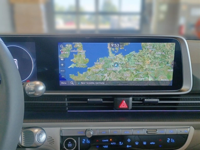 Fahrzeugabbildung Hyundai IONIQ 6 77,4kWh 4WD UNIQ 20LM HUD Navi Digitales Cockpit Memory Sitze Soundsystem