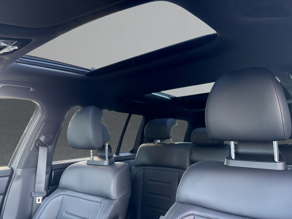 Fahrzeugabbildung Hyundai SANTA FE MY26 HEV 1.6 4WD BLACKLINE 7-Sitze Schiebedach HUD Navi Leder digitales Cockpit