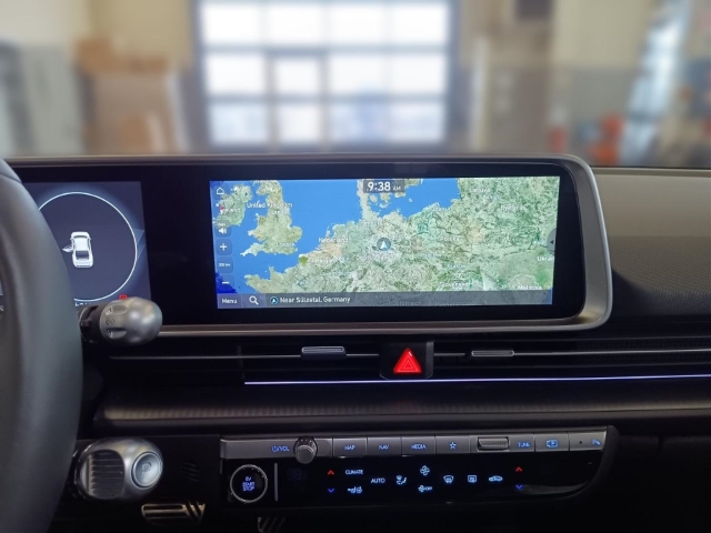 Fahrzeugabbildung Hyundai IONIQ 6 77,4kWh 4WD UNIQ Schiebedach HUD Navi Digitales Cockpit Memory Sitze Soundsystem