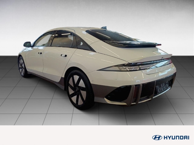 Fahrzeugabbildung Hyundai IONIQ 6 77,4kWh 4WD UNIQ Schiebedach HUD Navi Digitales Cockpit Memory Sitze Soundsystem