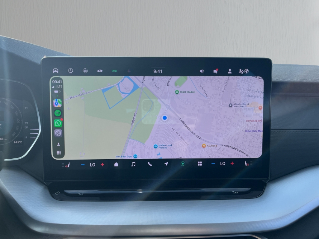 Fahrzeugabbildung SKODA Octavia 1.5 TSI mHEV Combi DSG Selection AHK Navi Tempomat