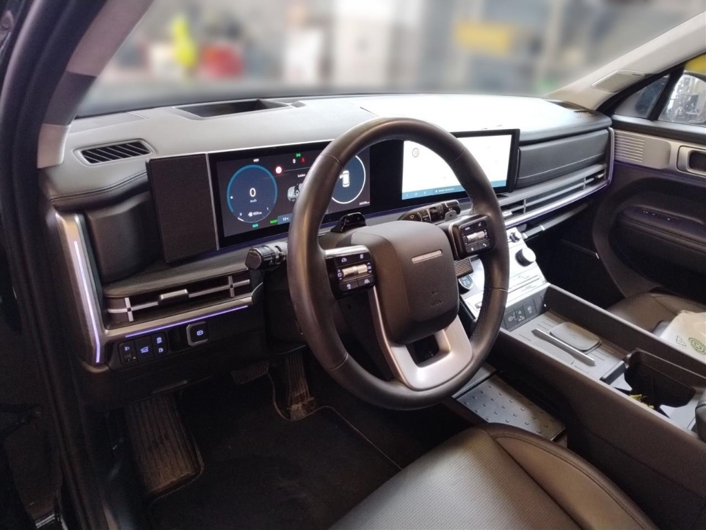 Fahrzeugabbildung Hyundai SANTA FE PHEV MY25 1.6 AT 4WD Signature Komf.P Tech.P 5-Sitz Navi Leder Digi Cockpit