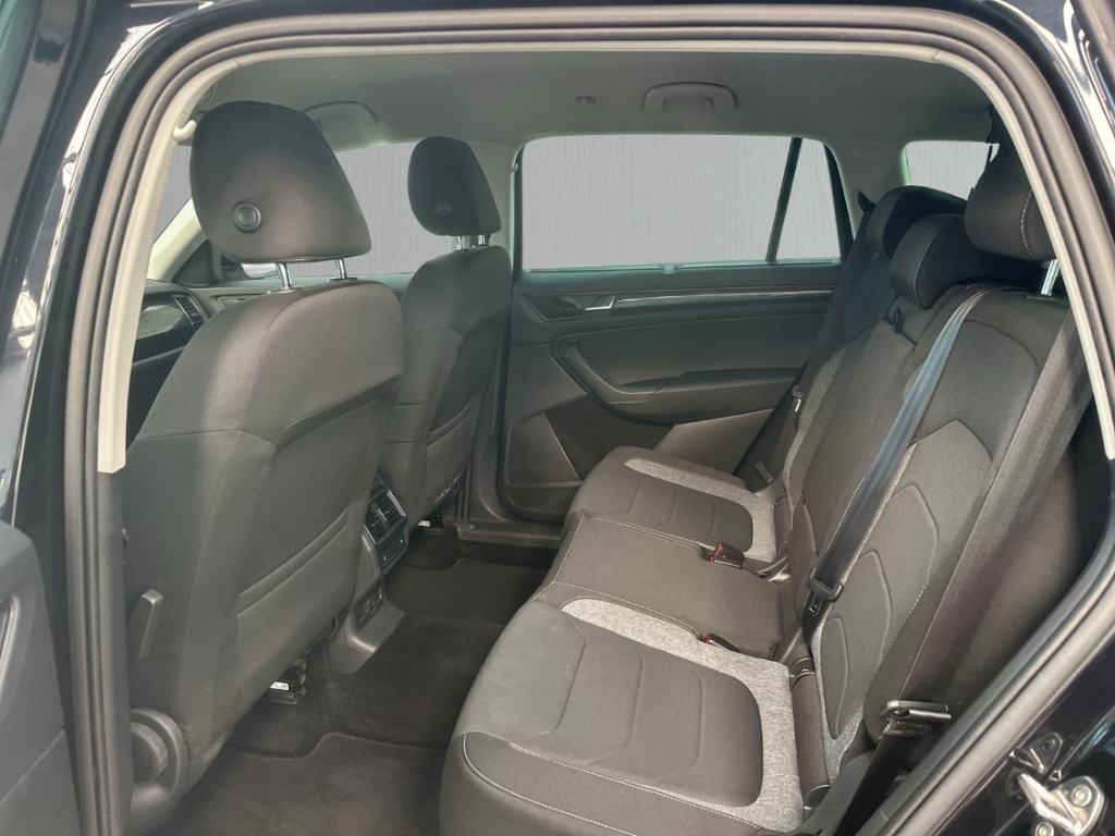 Fahrzeugabbildung SKODA Kodiaq 2.0 TDI DSG Drive 125 LED ACC AHK SHZ v&h NAVI