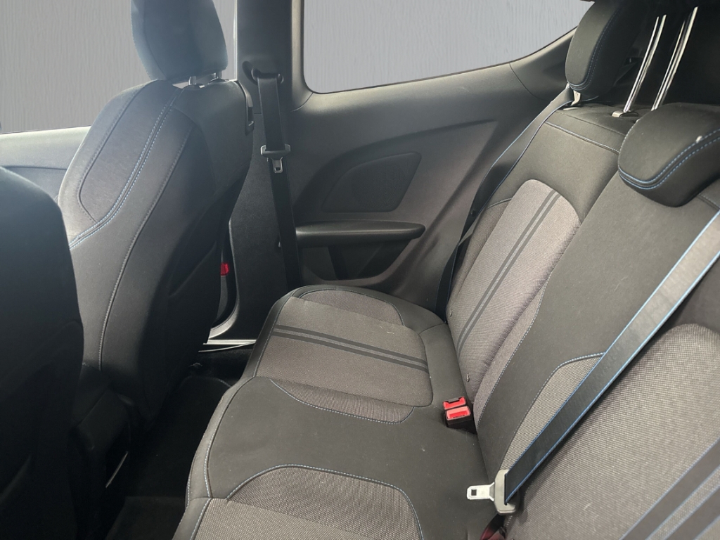 Fahrzeugabbildung Ford Fiesta ST LED Apple CarPlay Sportfahrwerk SHZ