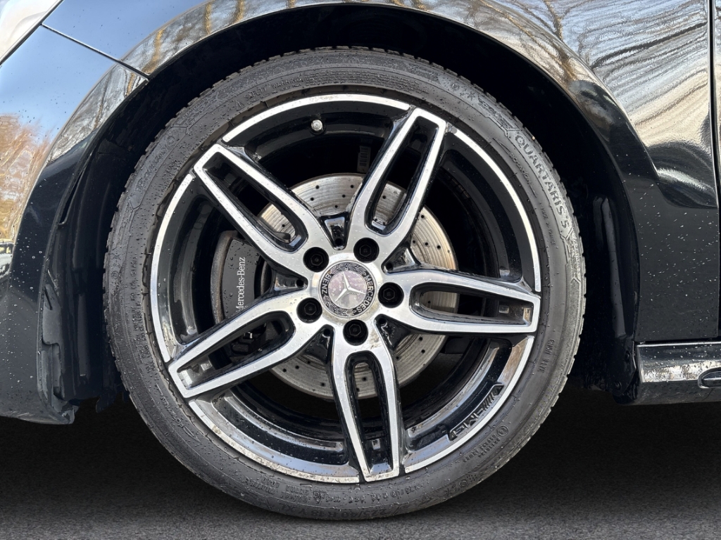 Fahrzeugabbildung Mercedes-Benz A 220 AMG Line 4Matic StandHeiz Distron Navi