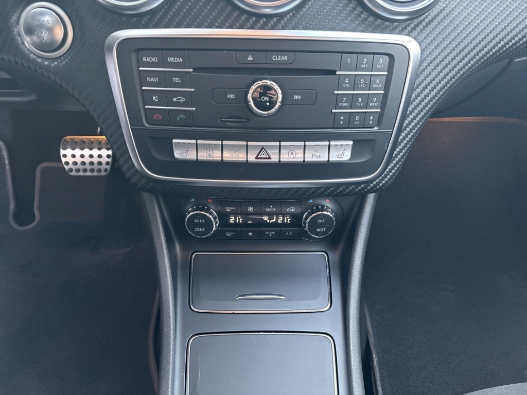 Fahrzeugabbildung Mercedes-Benz A 220 AMG Line 4Matic StandHeiz Distron Navi