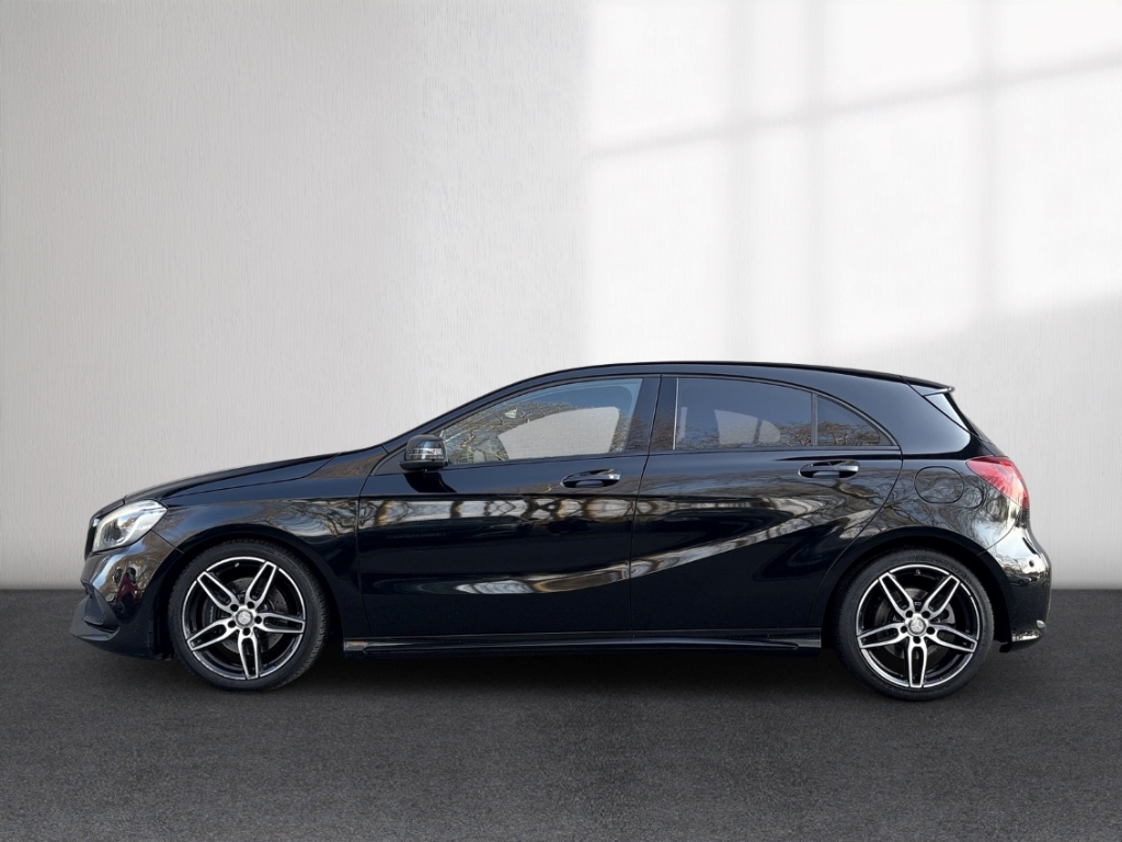 Fahrzeugabbildung Mercedes-Benz A 220 AMG Line 4Matic StandHeiz Distron Navi