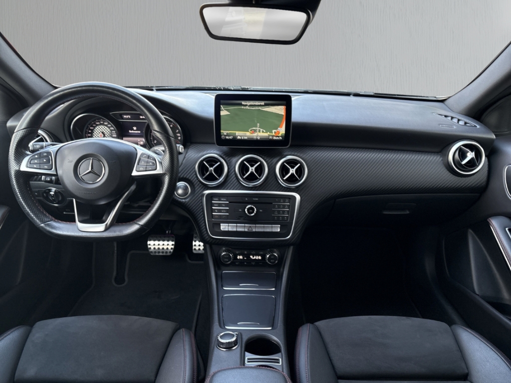 Fahrzeugabbildung Mercedes-Benz A 220 AMG Line 4Matic StandHeiz Distron Navi