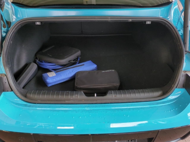 Fahrzeugabbildung Hyundai IONIQ 6 77,4kWh 4WD UNIQ Digi-Spiegel HUD Navi Digitales Cockpit Memory Sitze Soundsystem Bose