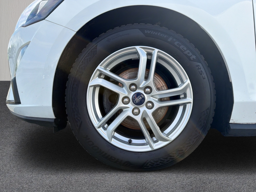 Fahrzeugabbildung Ford Focus 1.0 EcoBoost LED SHZ LHZ behWSS RKam PDC