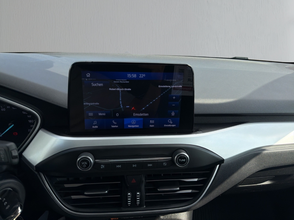 Fahrzeugabbildung Ford Focus 1.0 EcoBoost LED SHZ LHZ behWSS RKam PDC