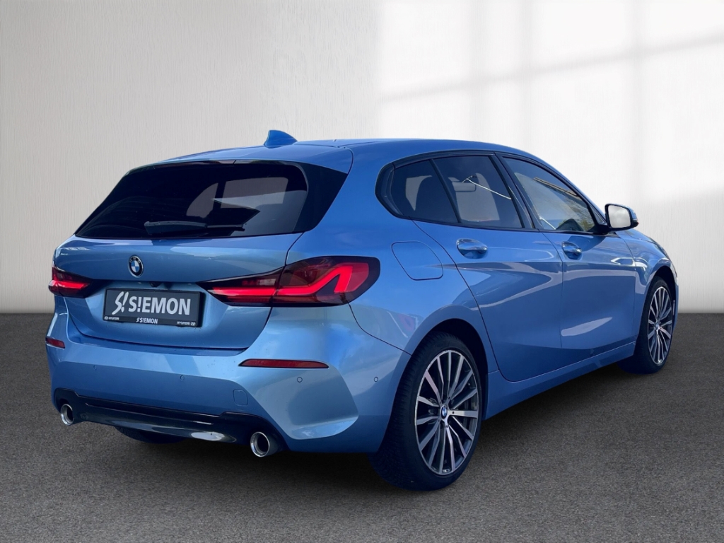 Fahrzeugabbildung BMW 118 d Sport Line Navi LED H&K HUD Schiebedach Memory Sitze Rückfahrkam.