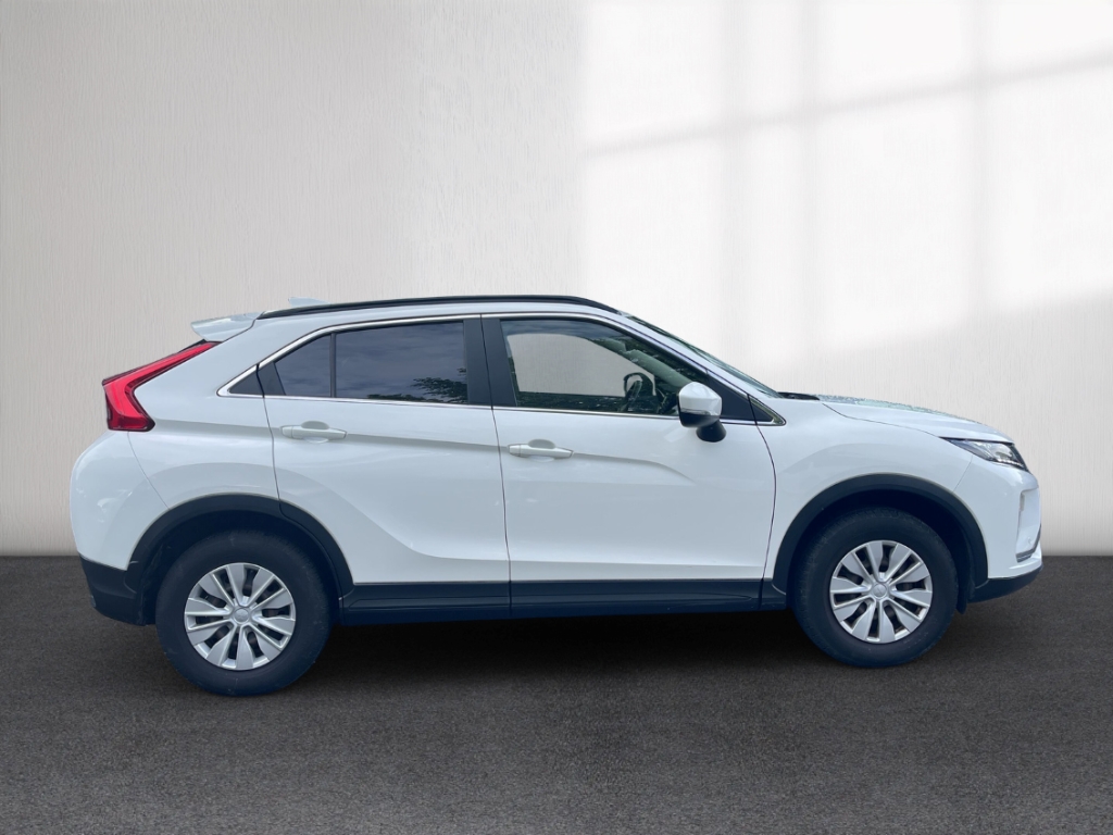 Fahrzeugabbildung Mitsubishi Eclipse Cross 2WD 1.5 T-Mivec Basis AHK PDC Tempomat
