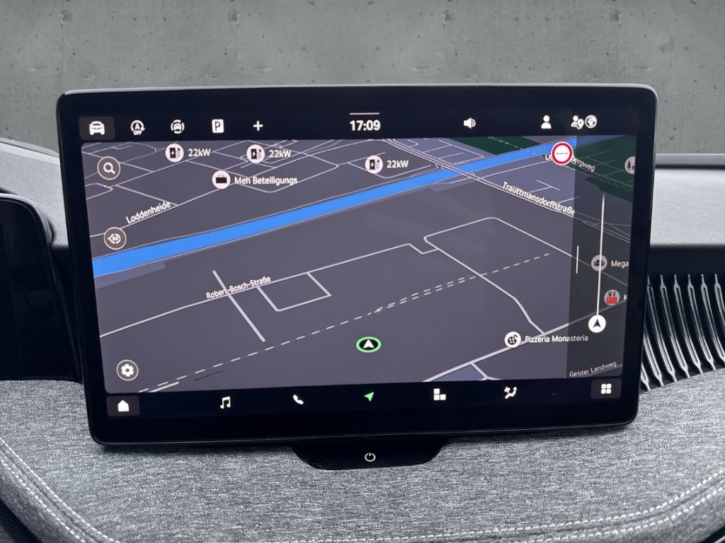 Fahrzeugabbildung SKODA Superb Combi TDI DSG Selection AHK Matrix Kamera