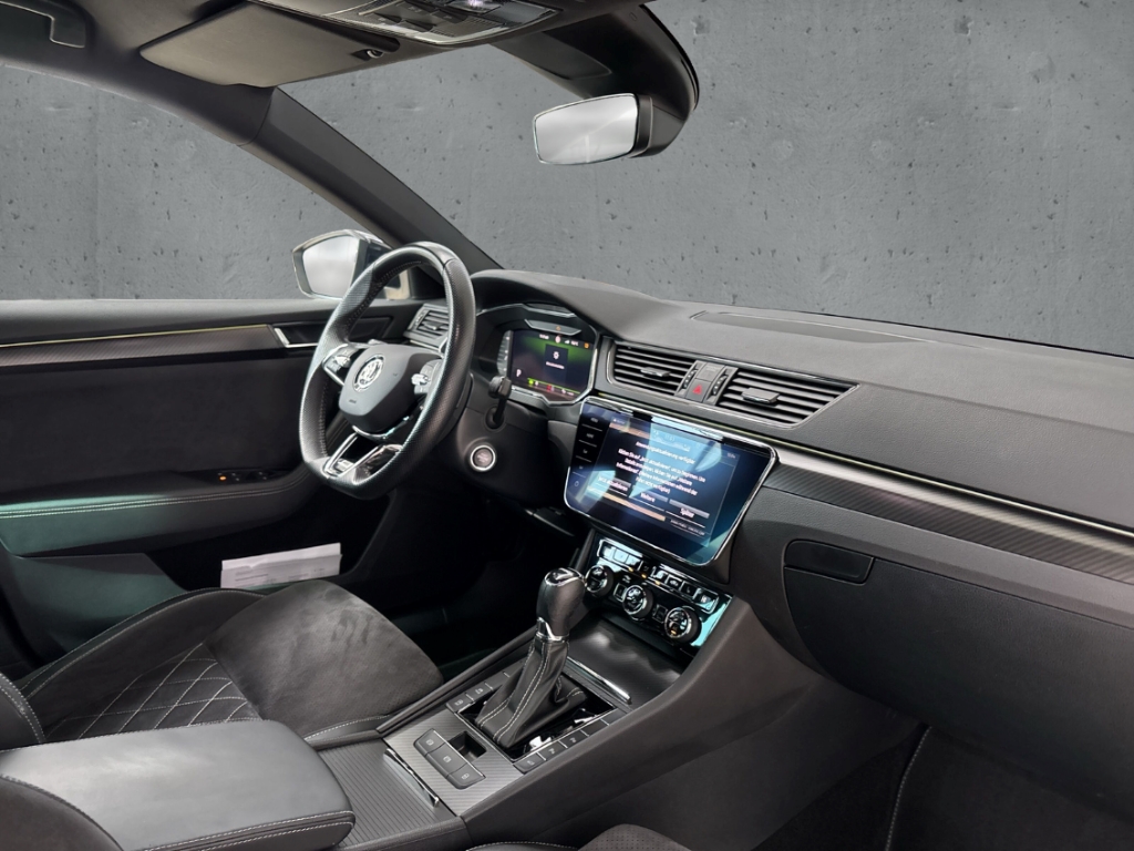 Fahrzeugabbildung SKODA Superb Combi 2.0 TDI Sportline AHK LED NAV SHZ v+h