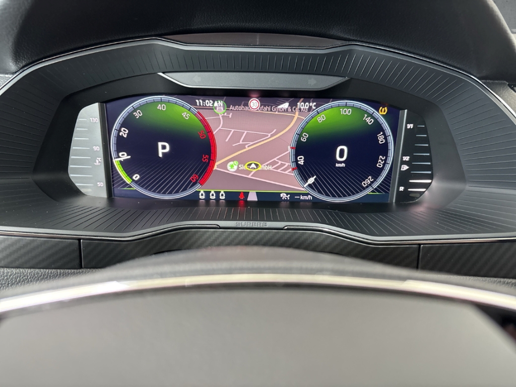 Fahrzeugabbildung SKODA Superb Combi 2.0 TDI Sportline AHK LED NAV SHZ v+h